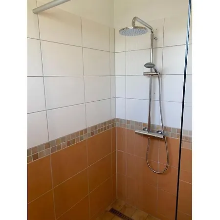 With 2 Bedrooms Holiday home