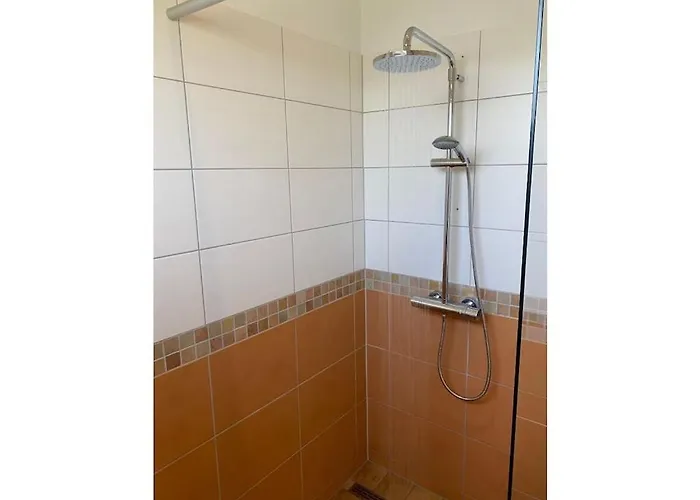 With 2 Bedrooms Holiday home